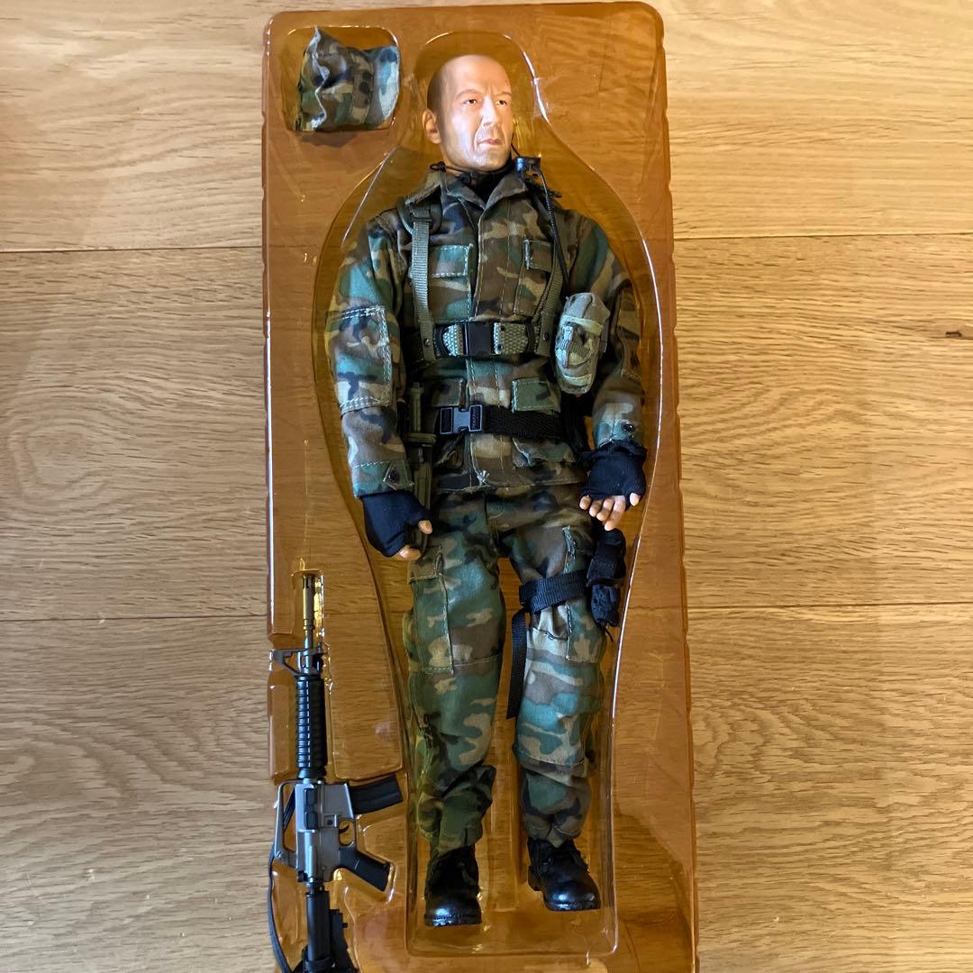 ブルース•ウィルス　999限定フィギュア