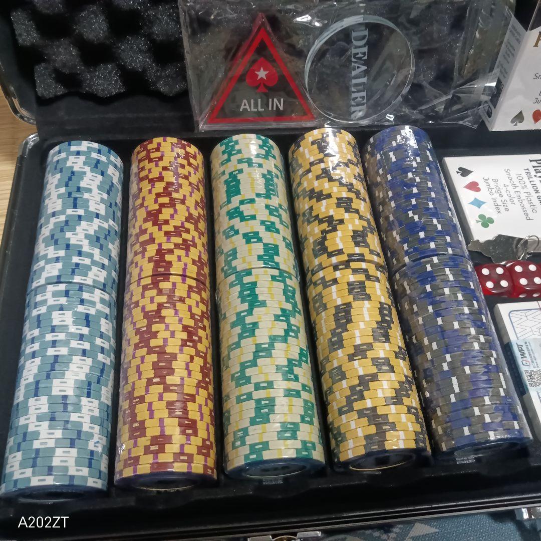 激レア新品未使用 WPT ポーカーセット クレイチップ500枚以上 4色トランプ