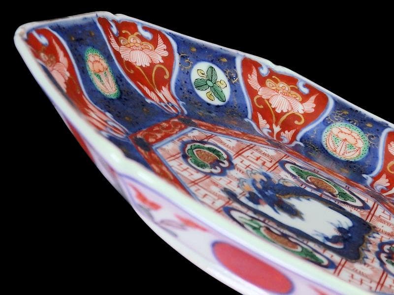 大聖寺伊万里　金襴手　菊花四方襷紋に団龍紋の図　７寸皿　607AS-DAg