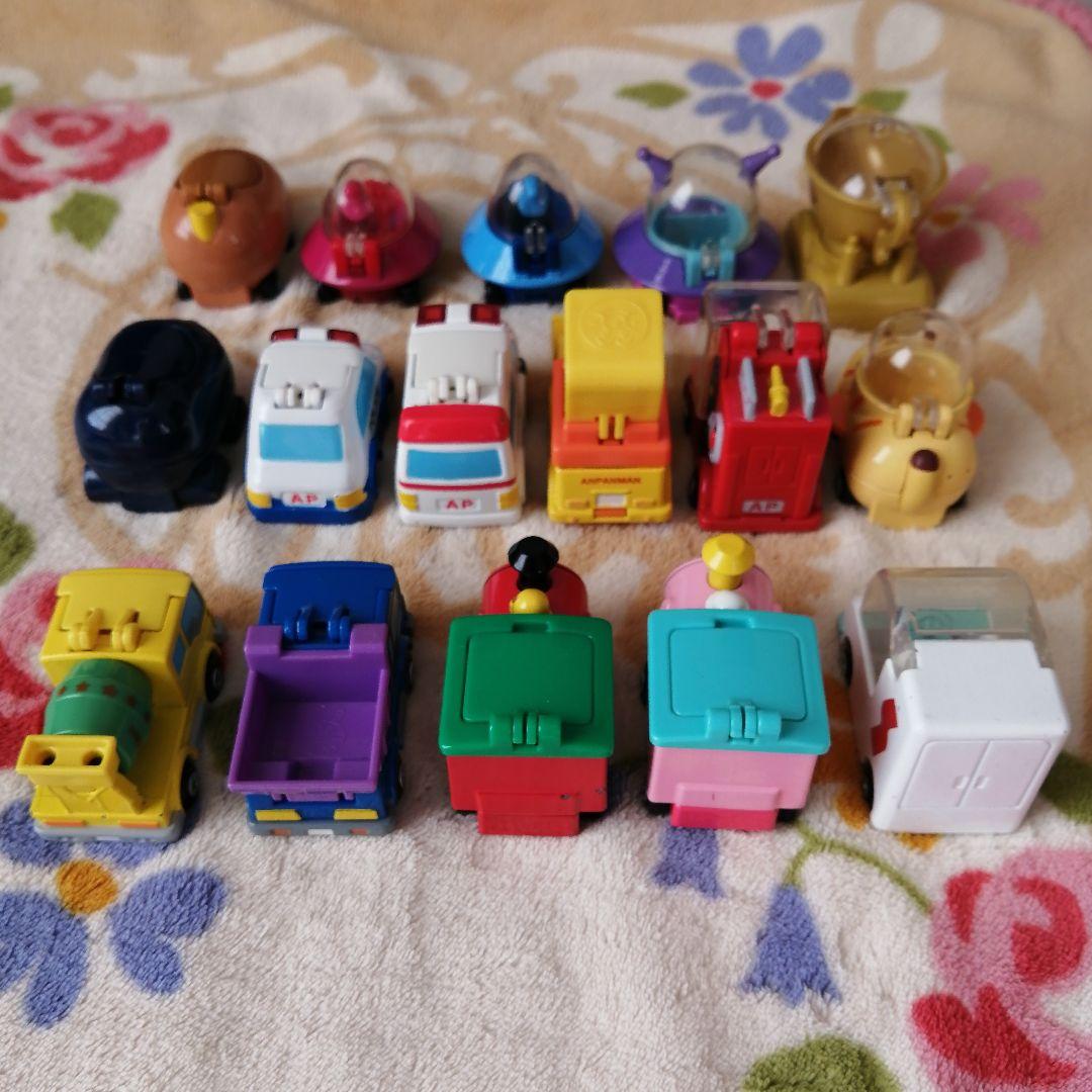 【美品】アンパンマン gogoミニカー ♡ はたらくくるま UFO他 16台 ♡