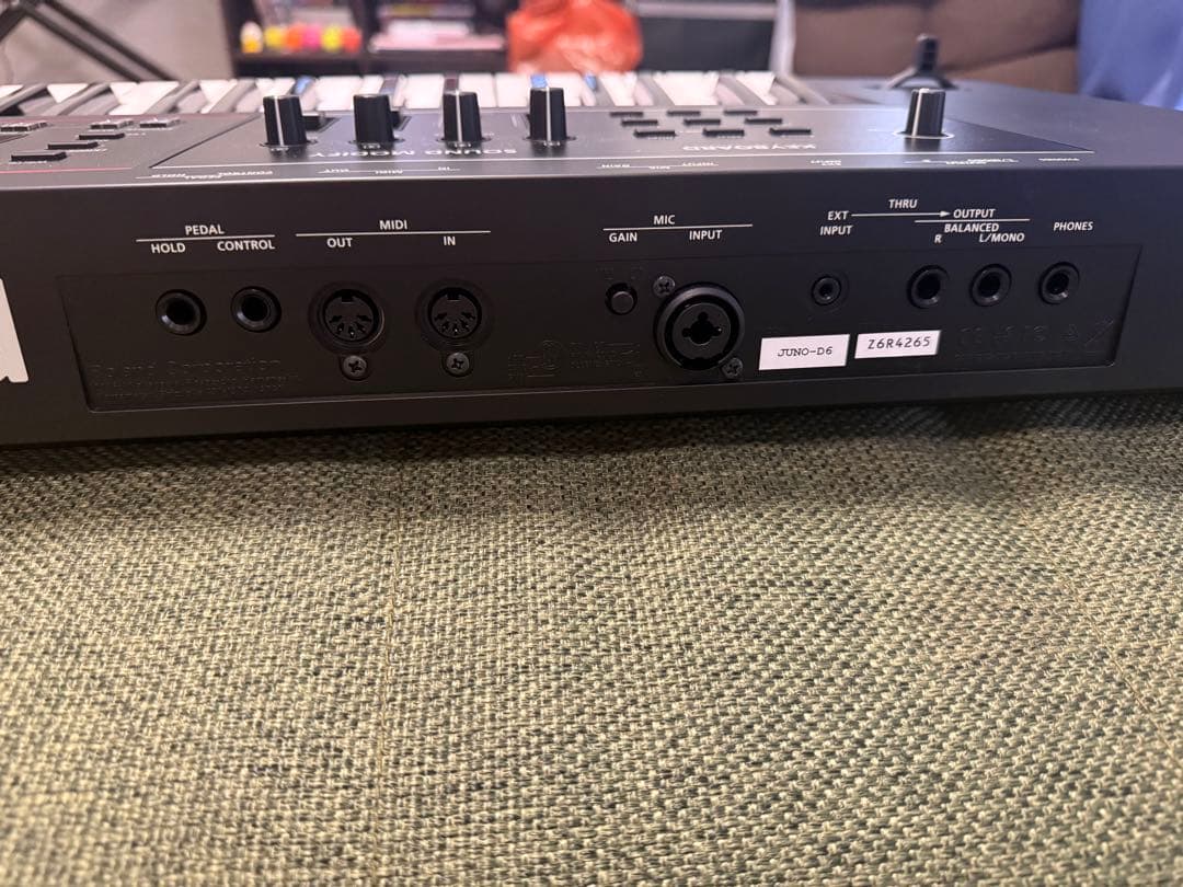 Roland JUNO-D 61鍵シンセサイザー(非純正ケース付)