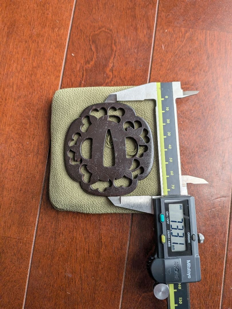 江戸時代 鉄製 肥後 桜花透鐔 保存刀装具