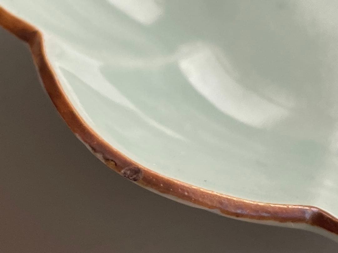 骨董　アンティーク　柿右衛門青磁　青磁色絵　菊図　輪花縁　膾皿　なます皿　菊花皿