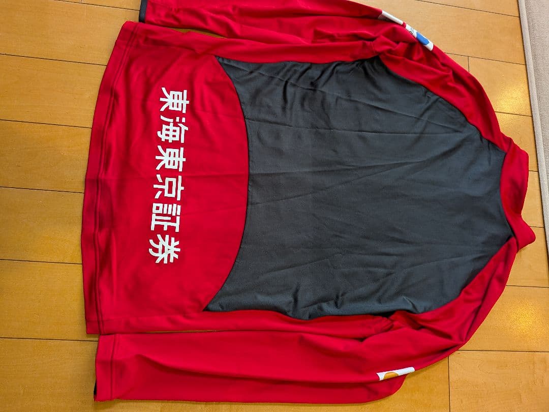 名古屋グランパストレーニングジャージ新品タグ付き