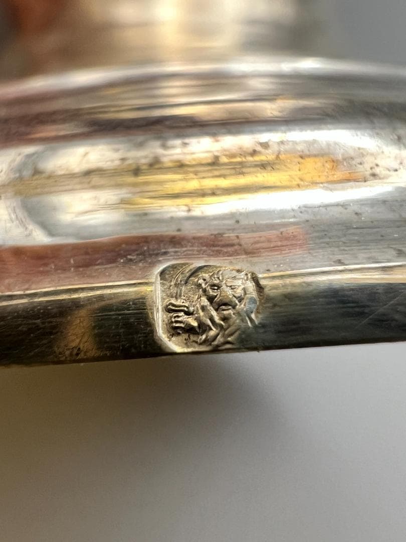 銀製　ライオンマーク　三越　銀花瓶　花入れ　手彫　箱付　銀細工　重量約284g