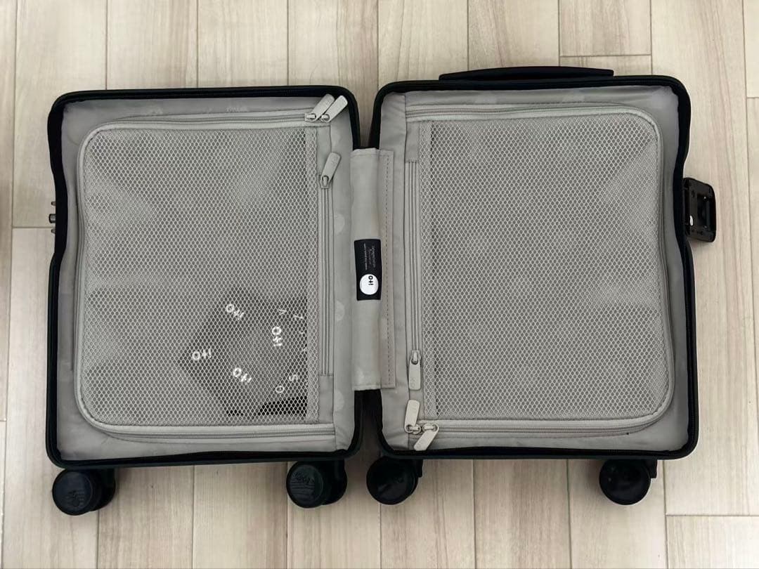 ITOスーツケース小型　サイズ: 45x30x24CM 機内持ち込み可