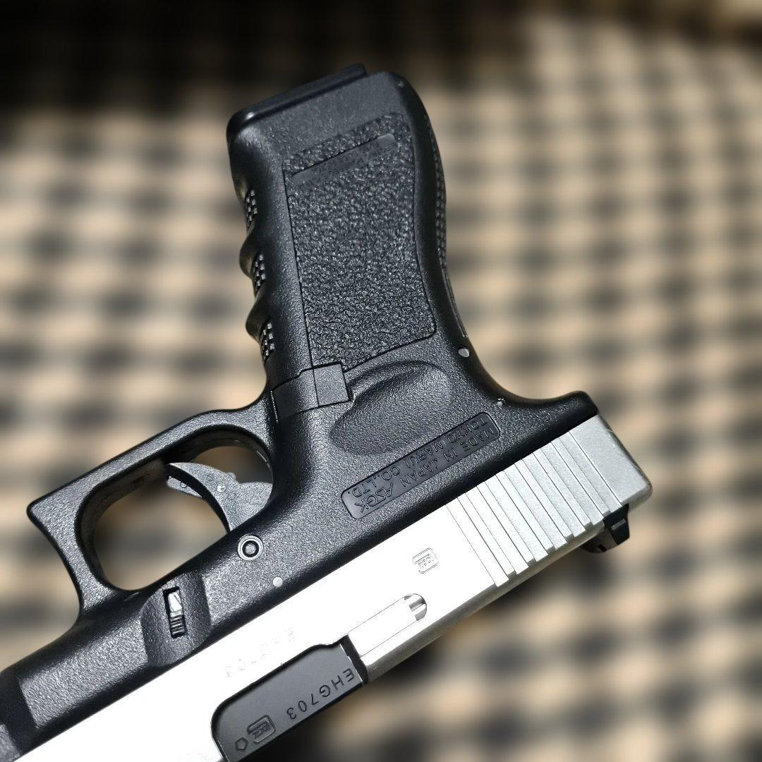 1 東京マルイ製　電動ハンドガン　グロック18C　予備マガジンセット