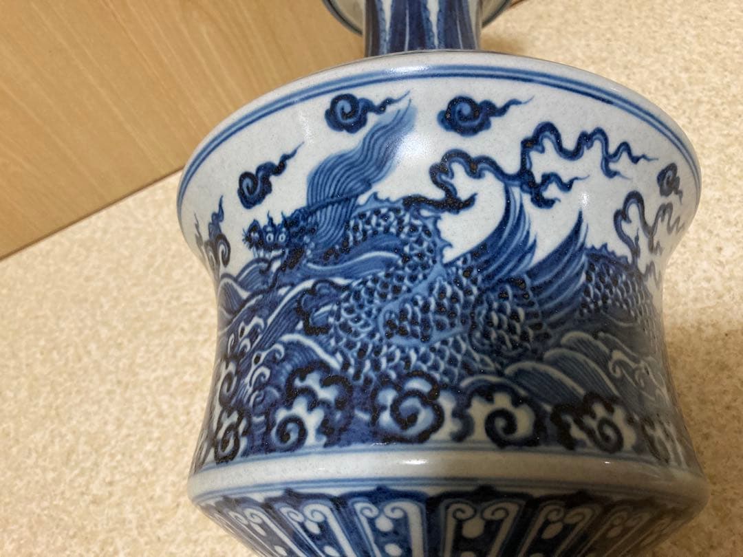 中国骨董／青白磁の馬と龍の花瓶／大明永樂年製／高さ約37 cm