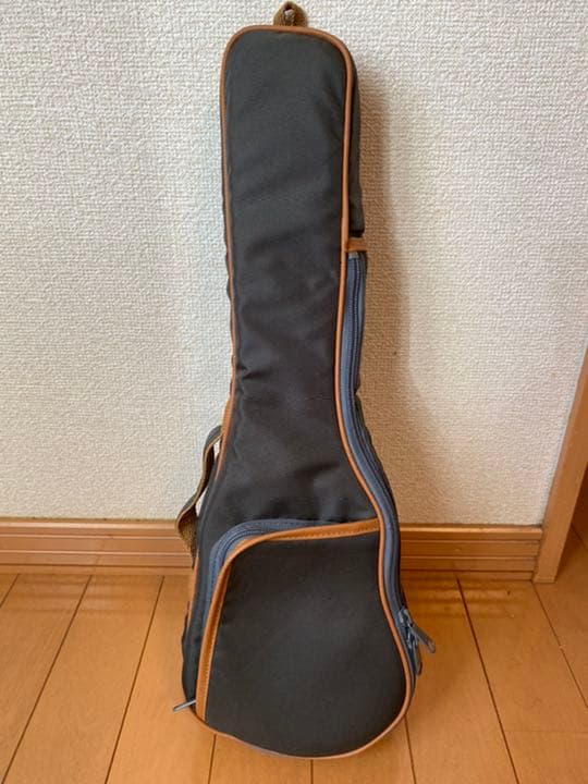 美品　T'sベビーウクレレ　デラックス　オリジナルケース付き