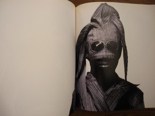 Issey Miyake by Irving Penn 1990　フライヤー付