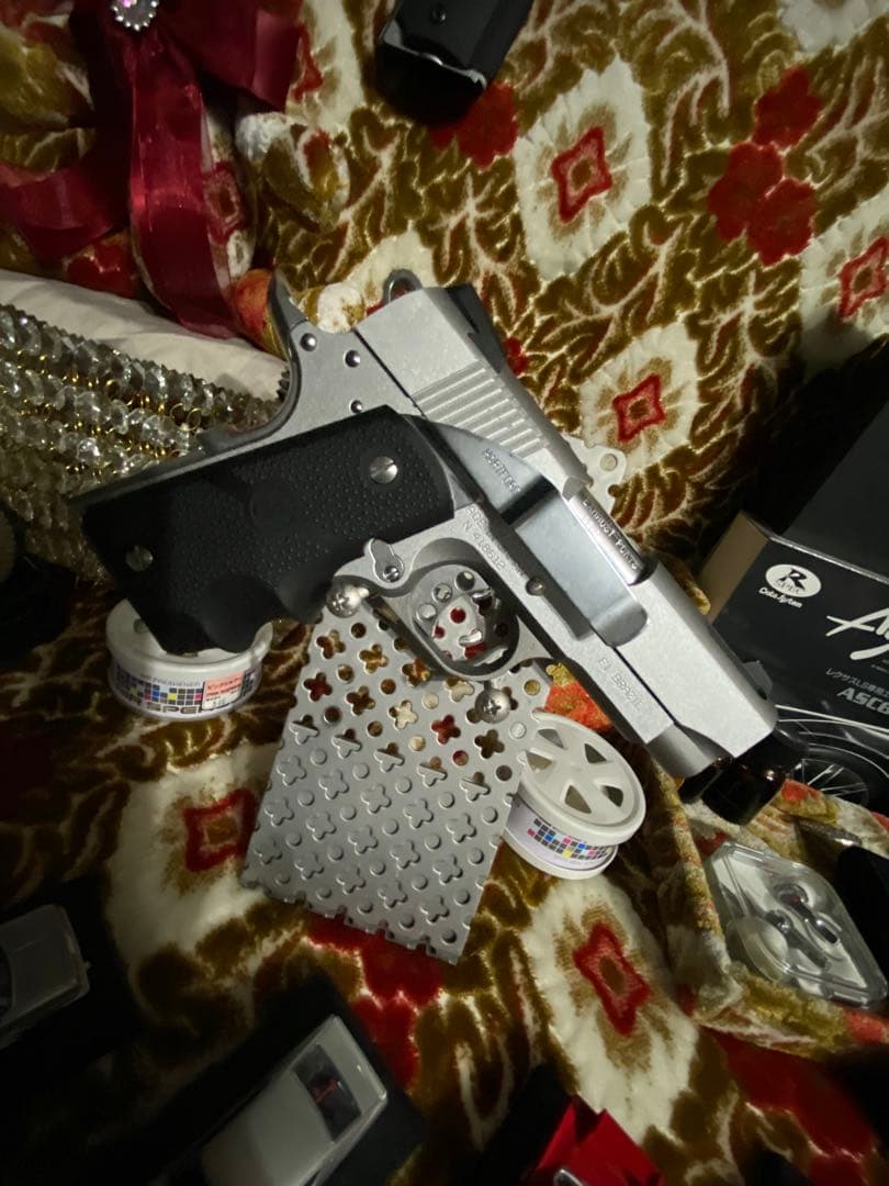 東京マルイ　V10ウルトラコンパクト　ガスブロ