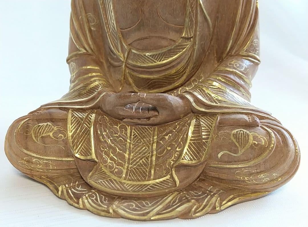 釈迦如来坐像 3寸 #323 像のみ 金彩有 お釈迦さま ◆白檀 木彫 仏像