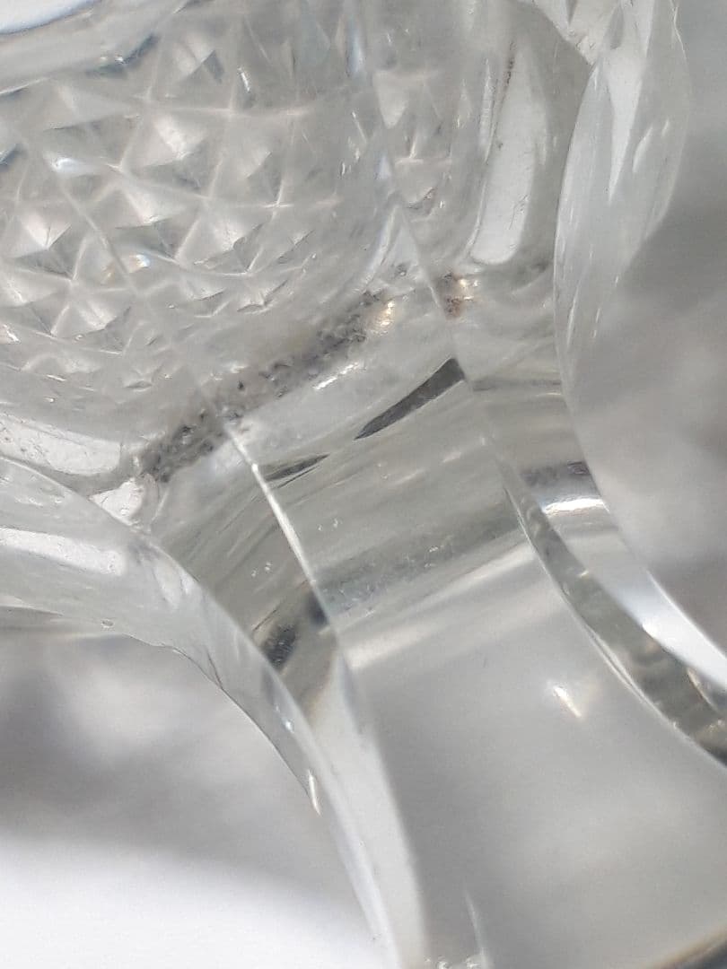 霰紋様脚付ガラス杯(江戸中期~後期)