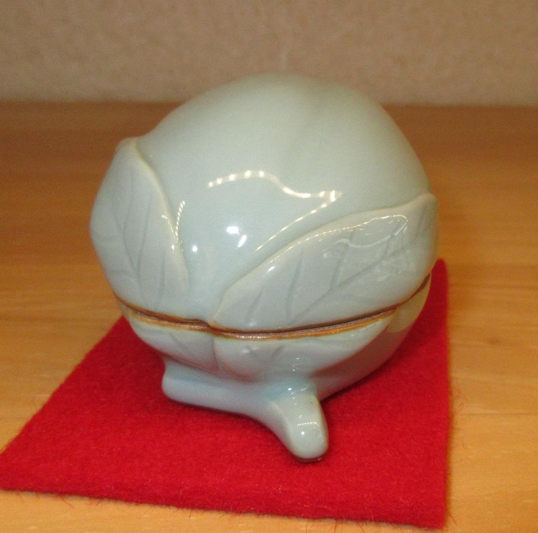 送料込【逢絢亭・新品】茶道具 香合 京焼 青磁 桃の形 諏訪蘇山 共箱入り