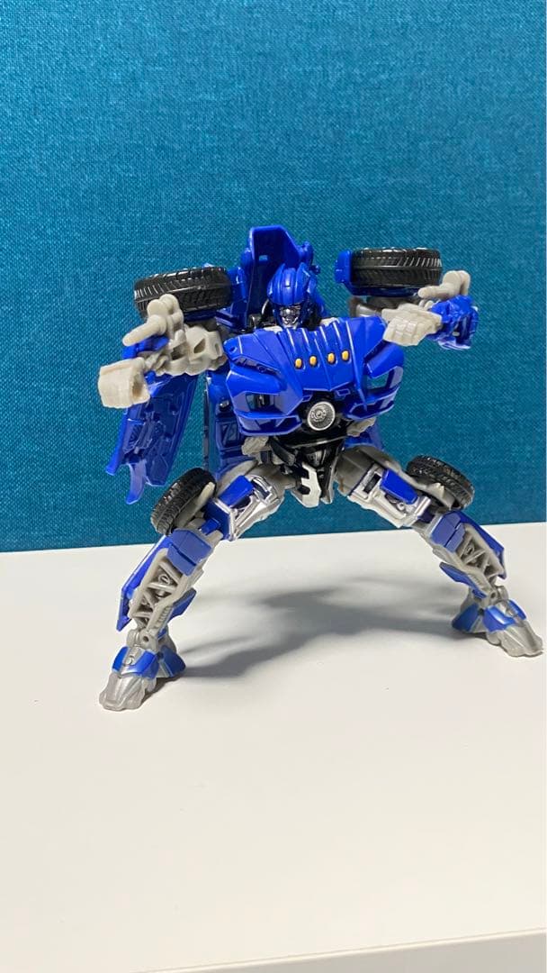 トランスフォーマー　イーバック　EVAC スタジオシリーズ