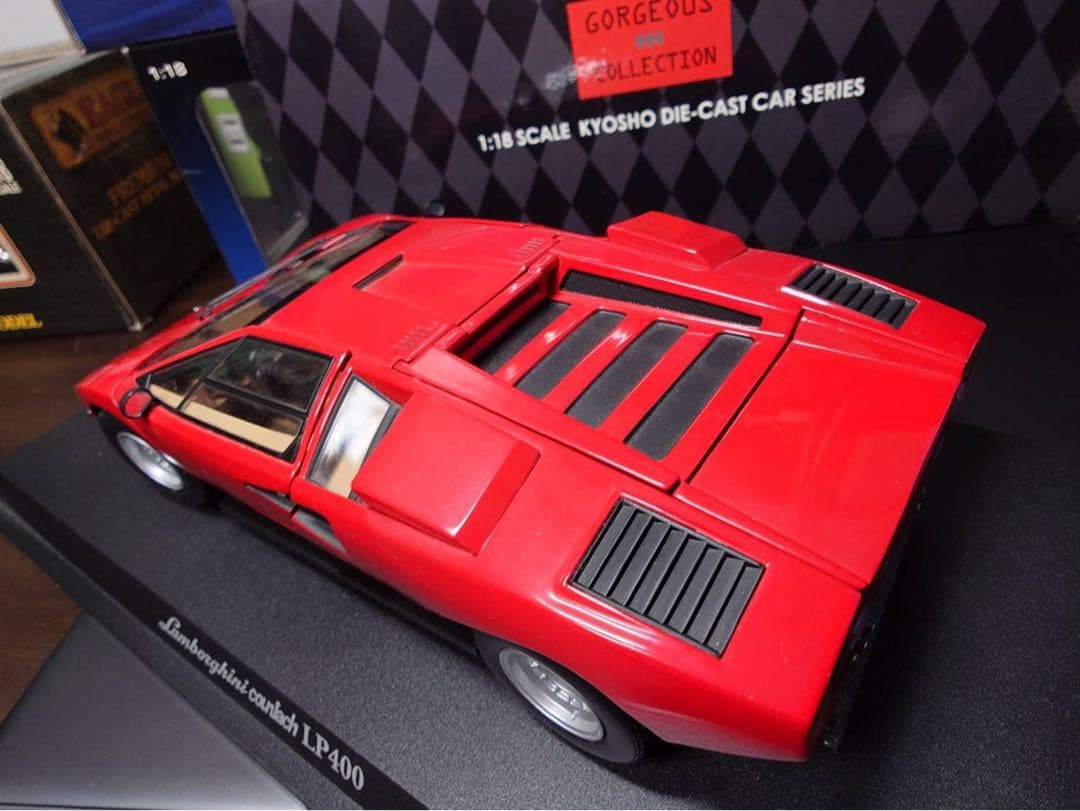 Kyosho 1:18 Lamborghini Countach LP400 赤