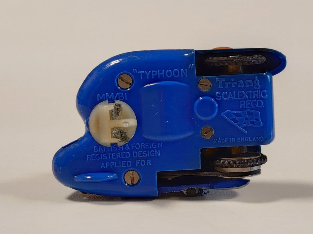 Triang SCALEXTRIC TYPHOON （青/赤ヘル）