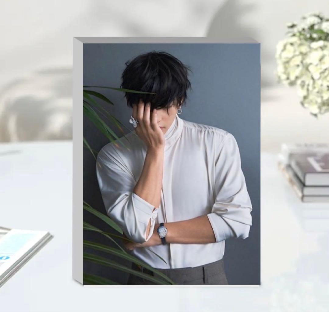 taehyung テヒョン　テテ アクリルブロック8×10.8cmスタンド付き