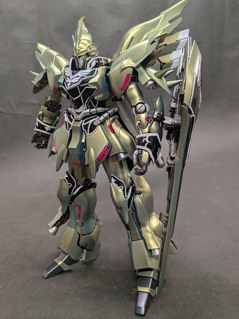 MGクワトロ・バジーナ専用シナンジュ（百式ゴールドカラー）全塗装完成品