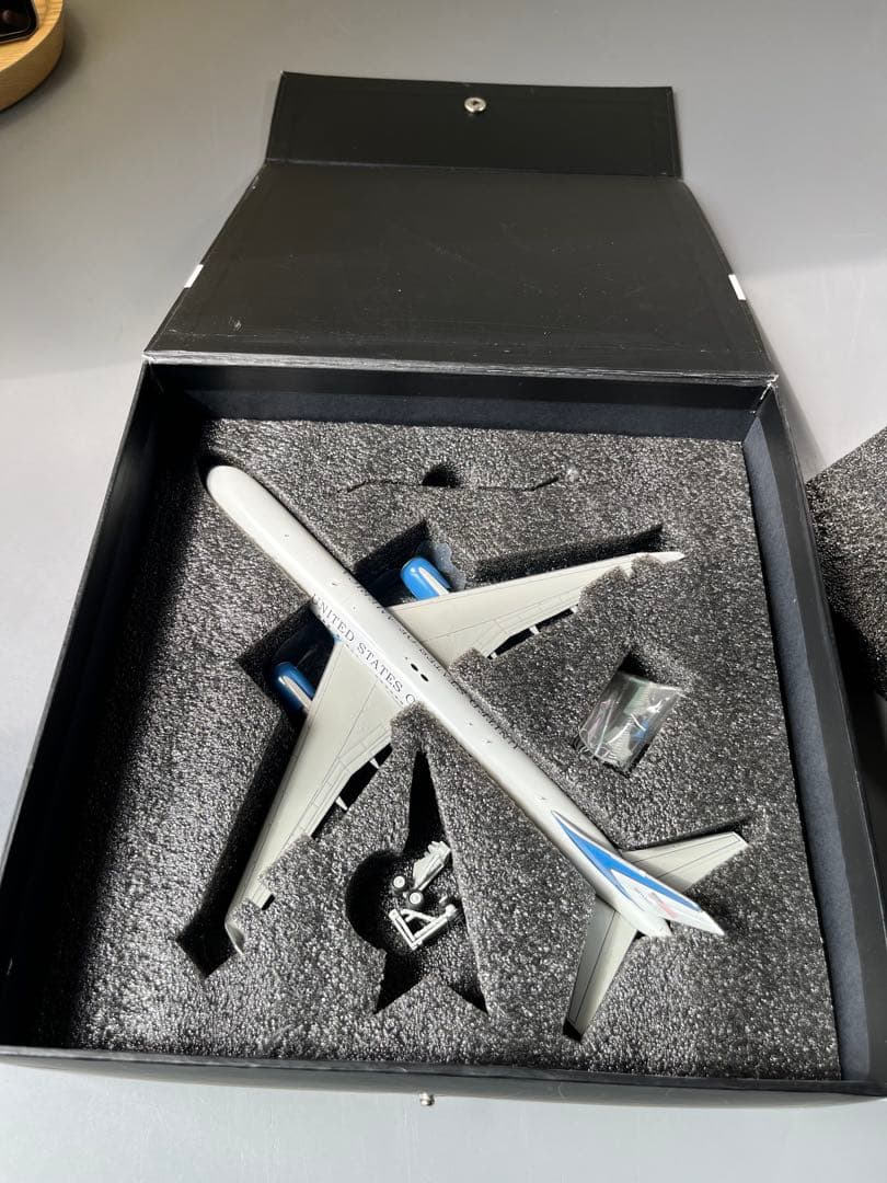 Boeing VC-32A 1/200 モデルプレーン