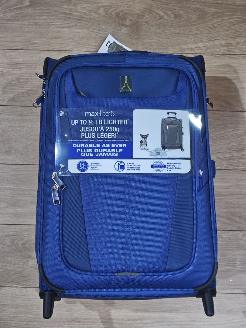 [Travelpro] Maxlite 5 22インチ 拡張可能スーツケース