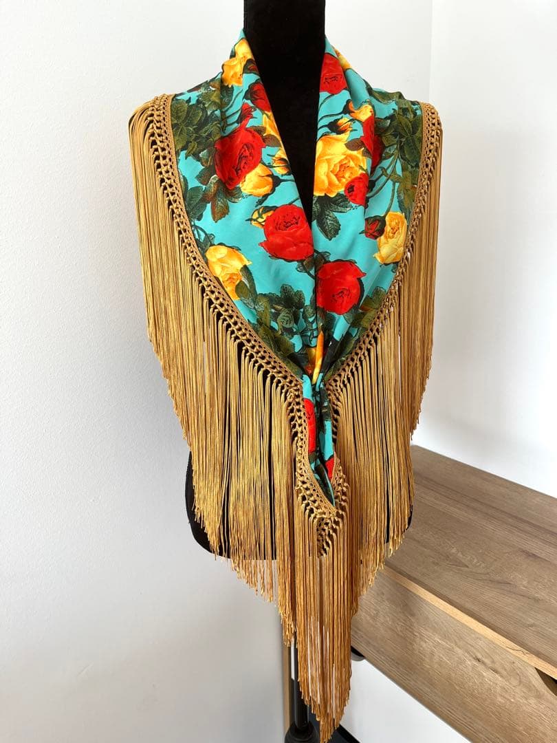 フラメンコ　ターコイズブルー花柄　ゴールドフレコ　スペイン製　マントンシージョ