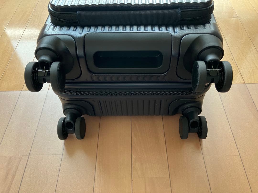 イノベーター　スーツケース　ダークネイビー　38L 機内持ち込み可