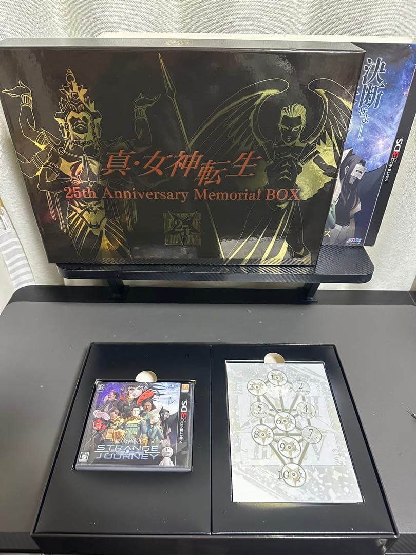 4859 真・女神転生 25周年記念 スペシャルボックス(アートブック未開封)