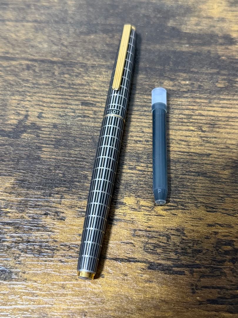 筆記確認&洗浄済　1976年製　18金　ゴールド　蝕刻　パイロット　万年筆　細字