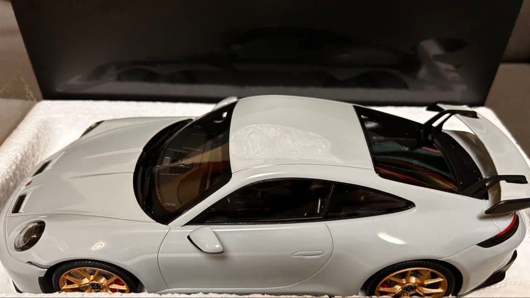 ミニチャンプス 1/18 ポルシェ911 (992) GT3 2021