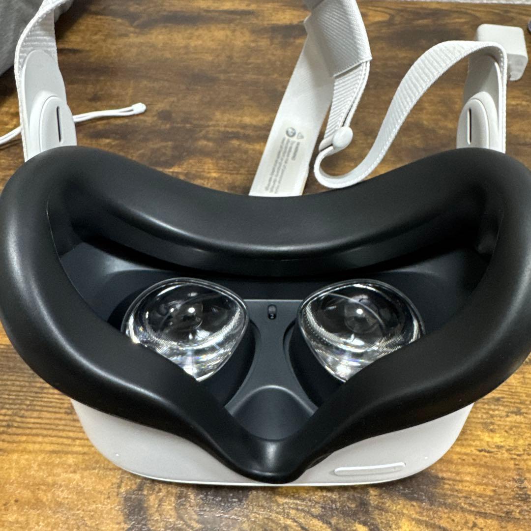 美品　  Quest 2 128GB VRヘッドセット　①