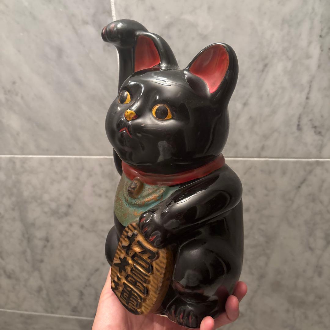 アンティーク手描きの瞳やふっくらとしたお顔が美しい招き猫