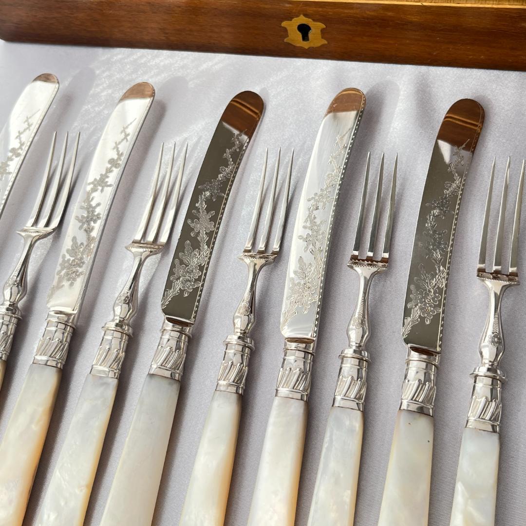 【英国】【白蝶貝】デザートセットナイフ/フォーク 12本 木製装飾ケース