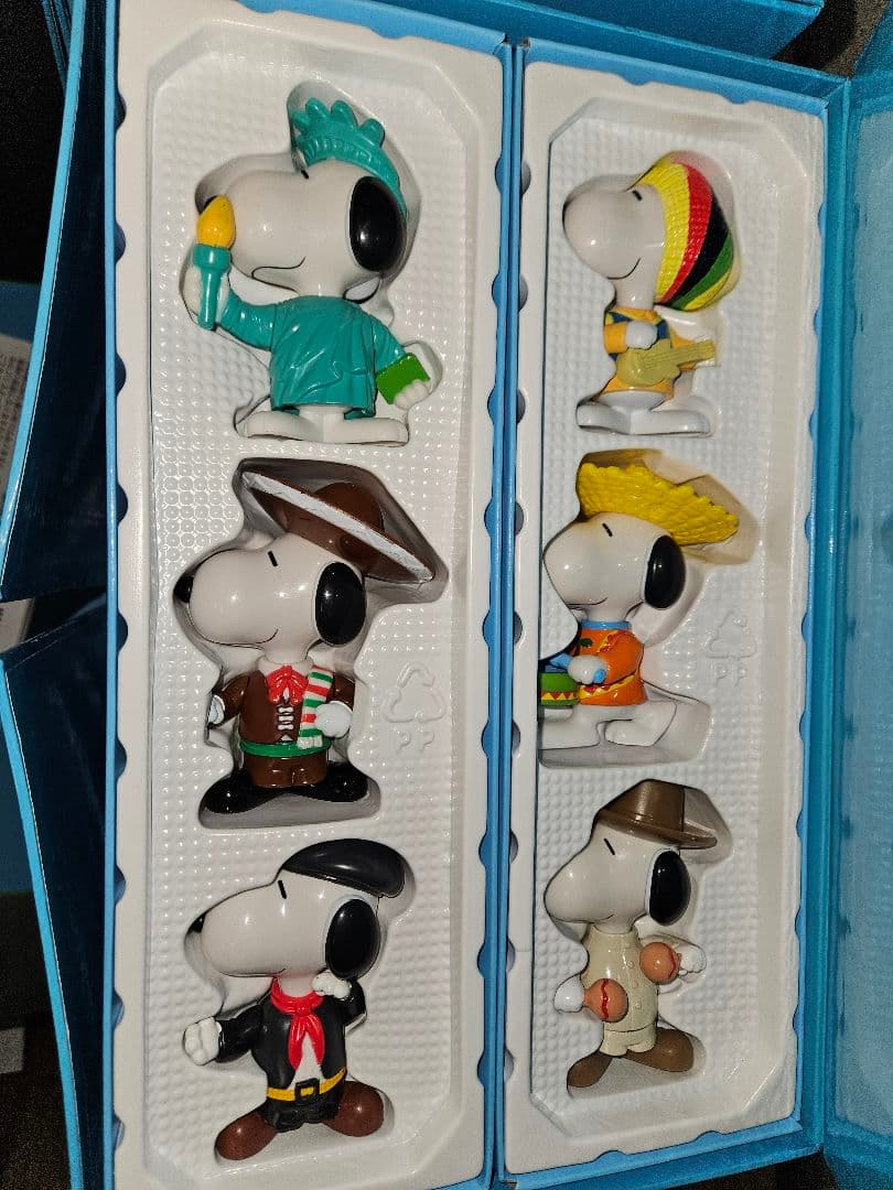未使用品　スヌーピー　ワールドツアー　1　2　全56体　コンプリート　ボックス付