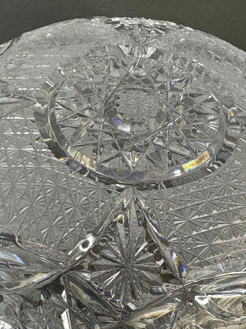 オールドバカラ切子装飾蓋物