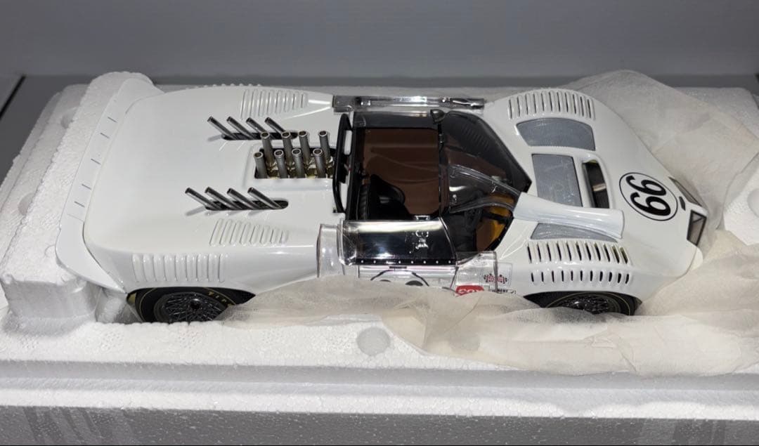 オートアート シャパラル2 スポーツレーサー 1/18