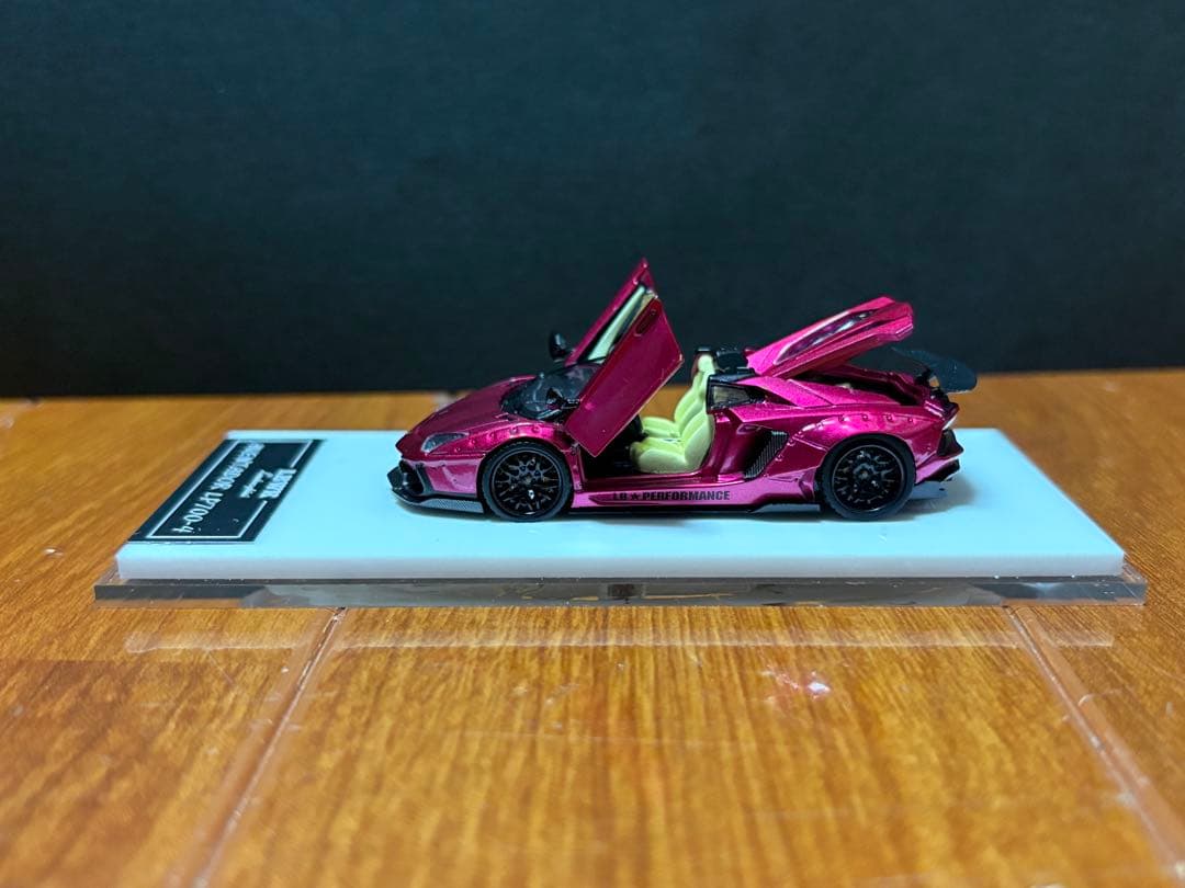 1/64 ランボルギーニ　アヴェンタドール　LP700