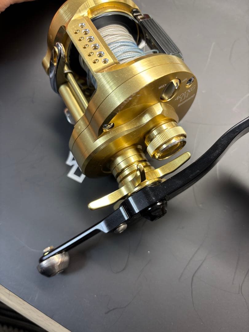 シマノ　カルカッタコンクエスト401XGLH バリアルハンドル付き