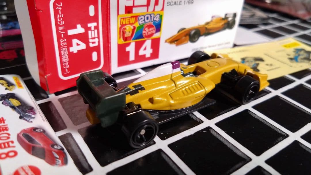 タカラトミー フォーミュラ・ルノー 3.5 1/64