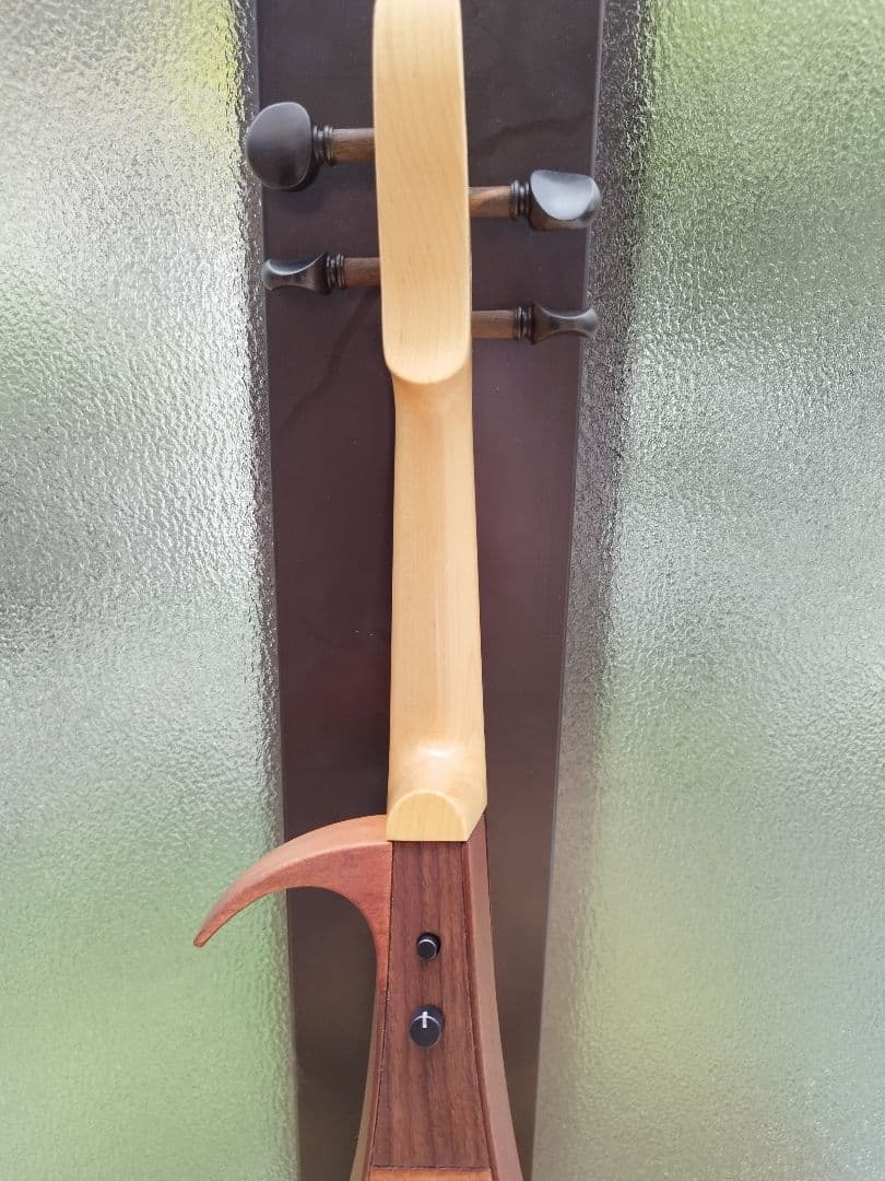 YEV104 エレクトリックバイオリン 4弦 ハードケースと弓付き