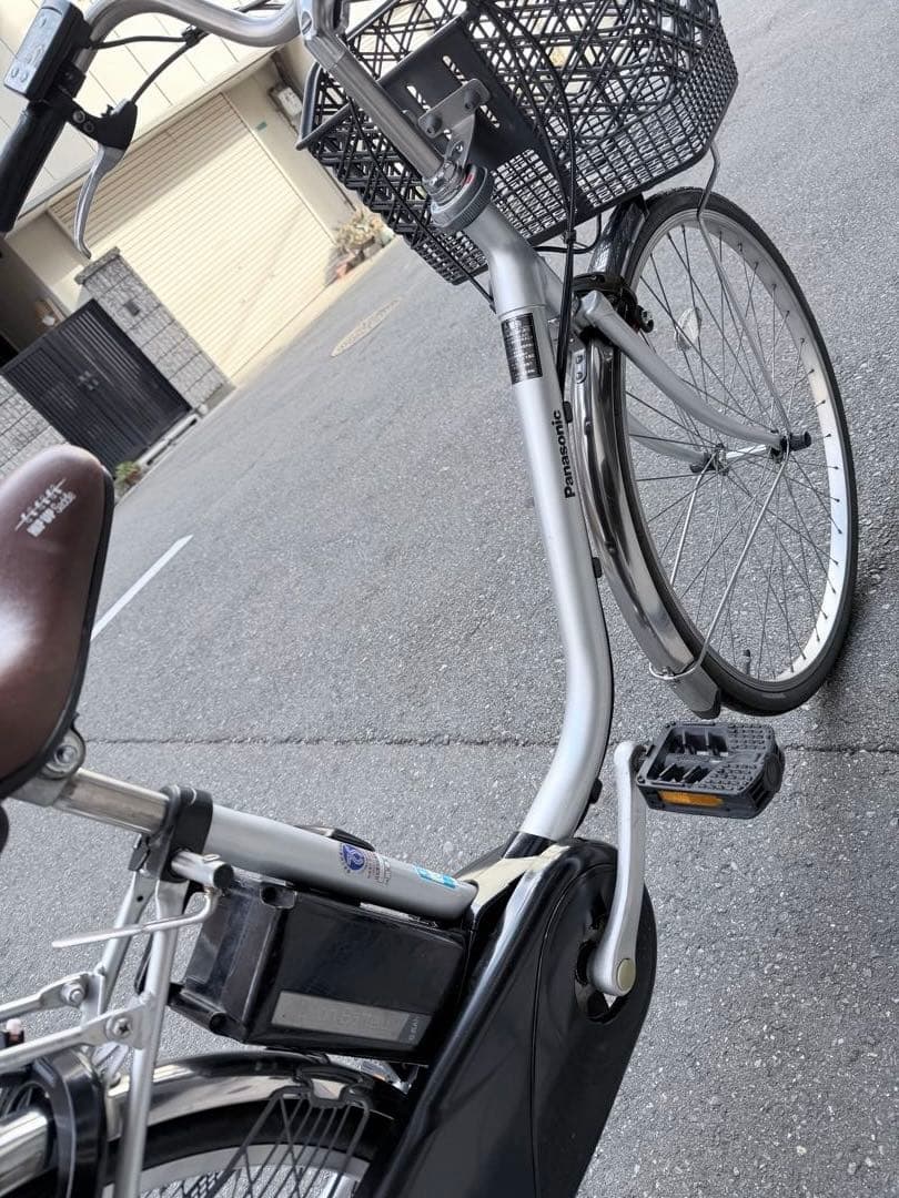 大阪府　Panasonic 電動アシスト自転車 シルバー　26インチ