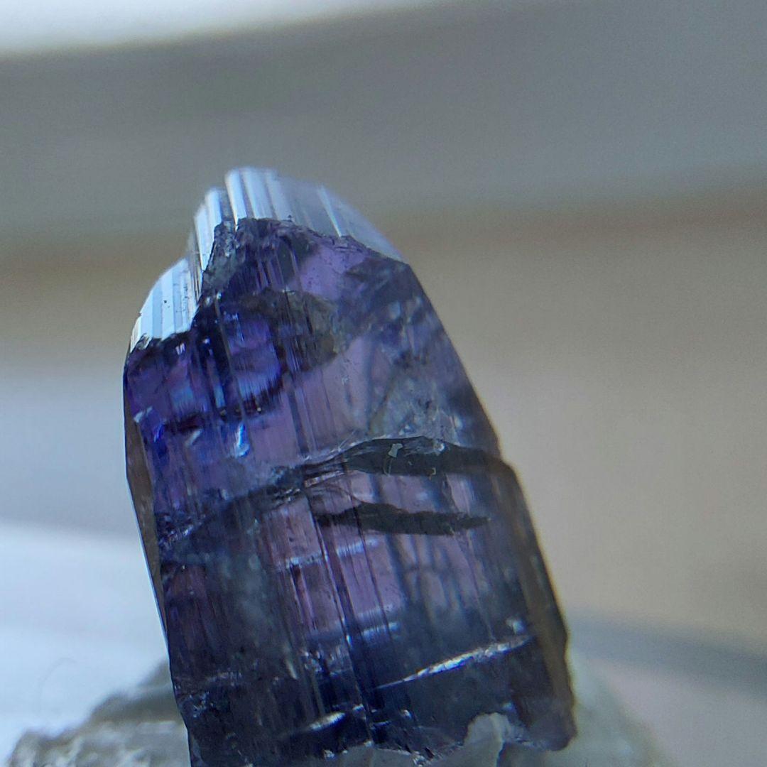 タンザナイト 灰簾石 バイカラー 非加熱 0.7cm×0.7cm×1cm