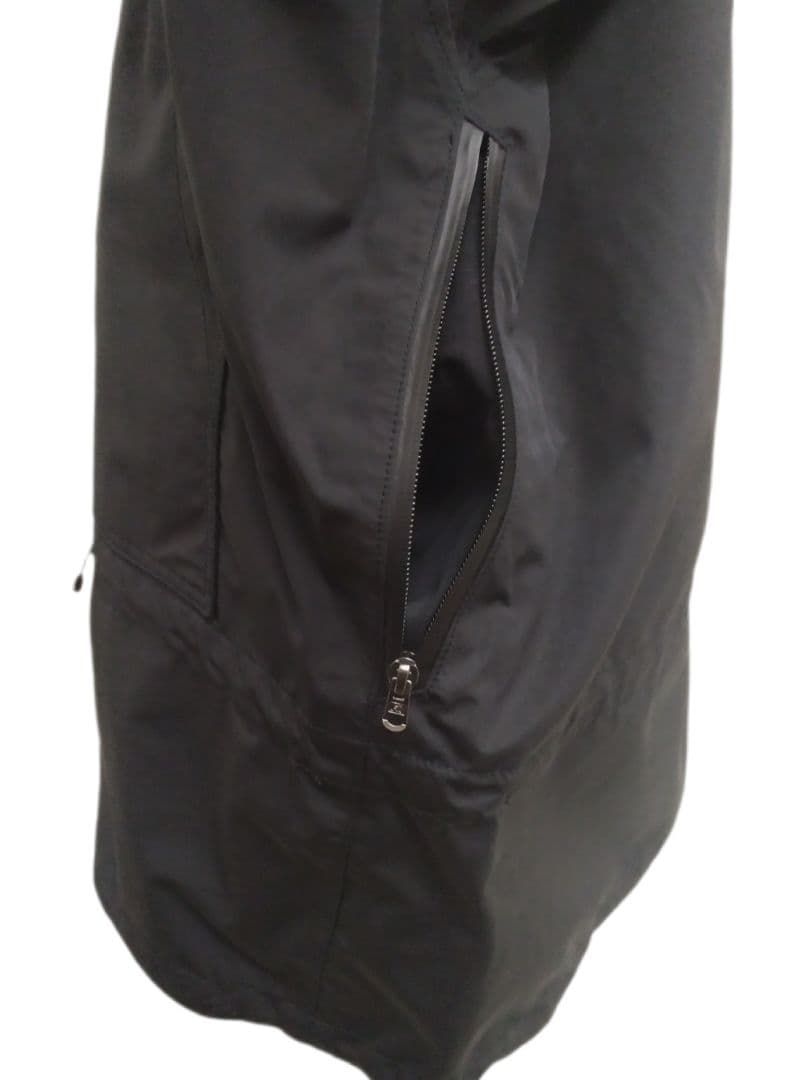 最終値下新品未使用Iroquois完全防水レインパーカー定価¥３０，０００