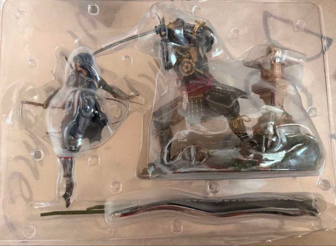 【即購入ok】アサシンクリード シャドウズ 特典 奈緒江と弥助のフィギュア