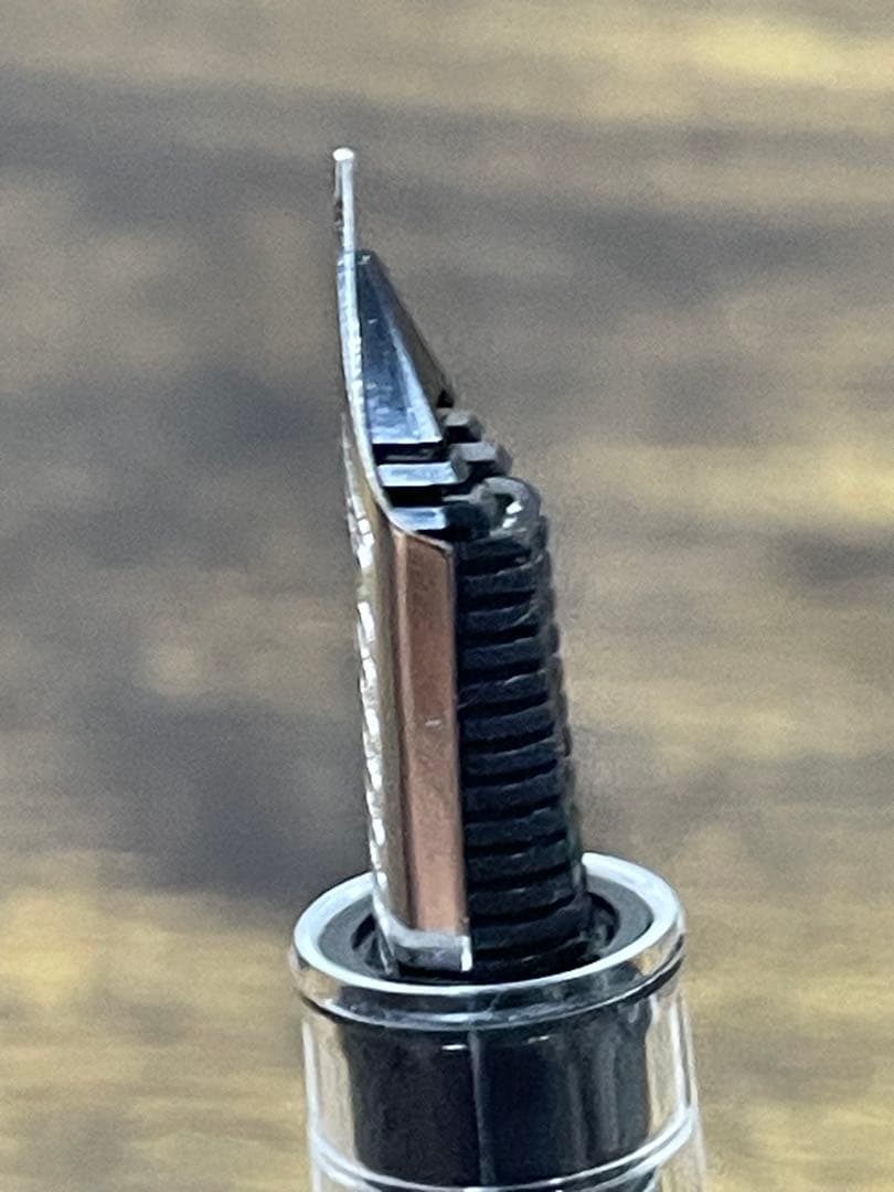 未使用　タグ付　透明軸　21金　字幅F　万年筆　銀　備品あり　デモンストレーター