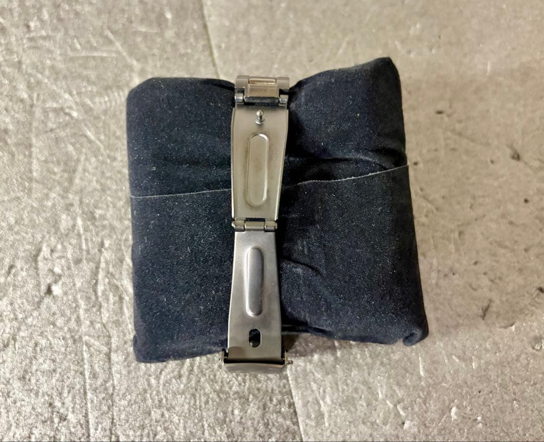 忍野忍 モデル 腕時計 物語シリーズ　Super Groupies 化物語