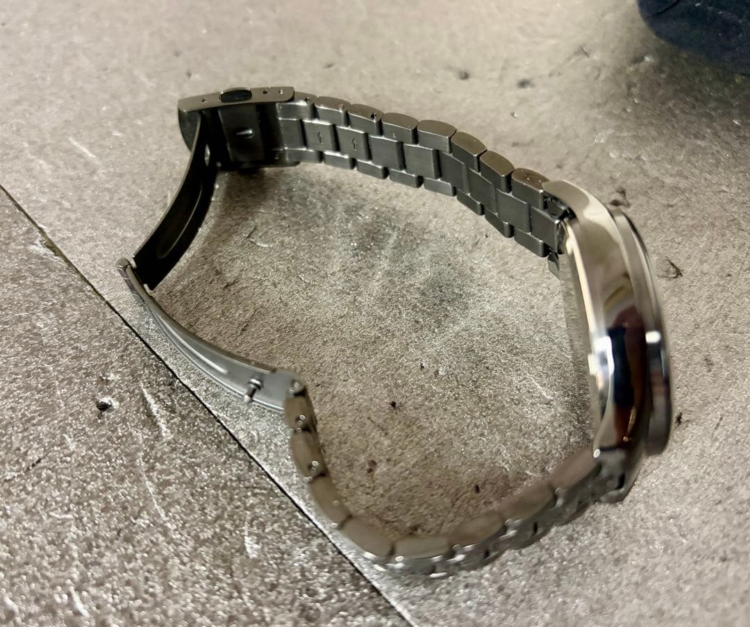 忍野忍 モデル 腕時計 物語シリーズ　Super Groupies 化物語