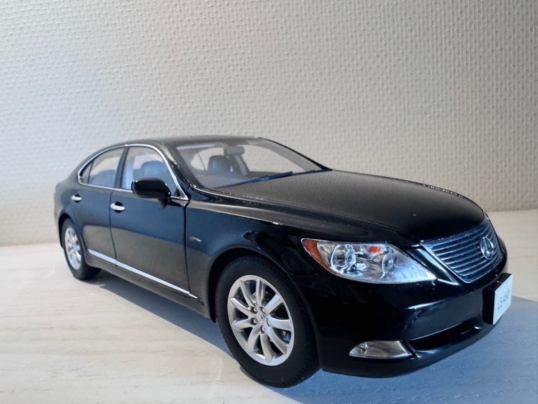 NOREV Lexus LS 460 ブラック ミニカー