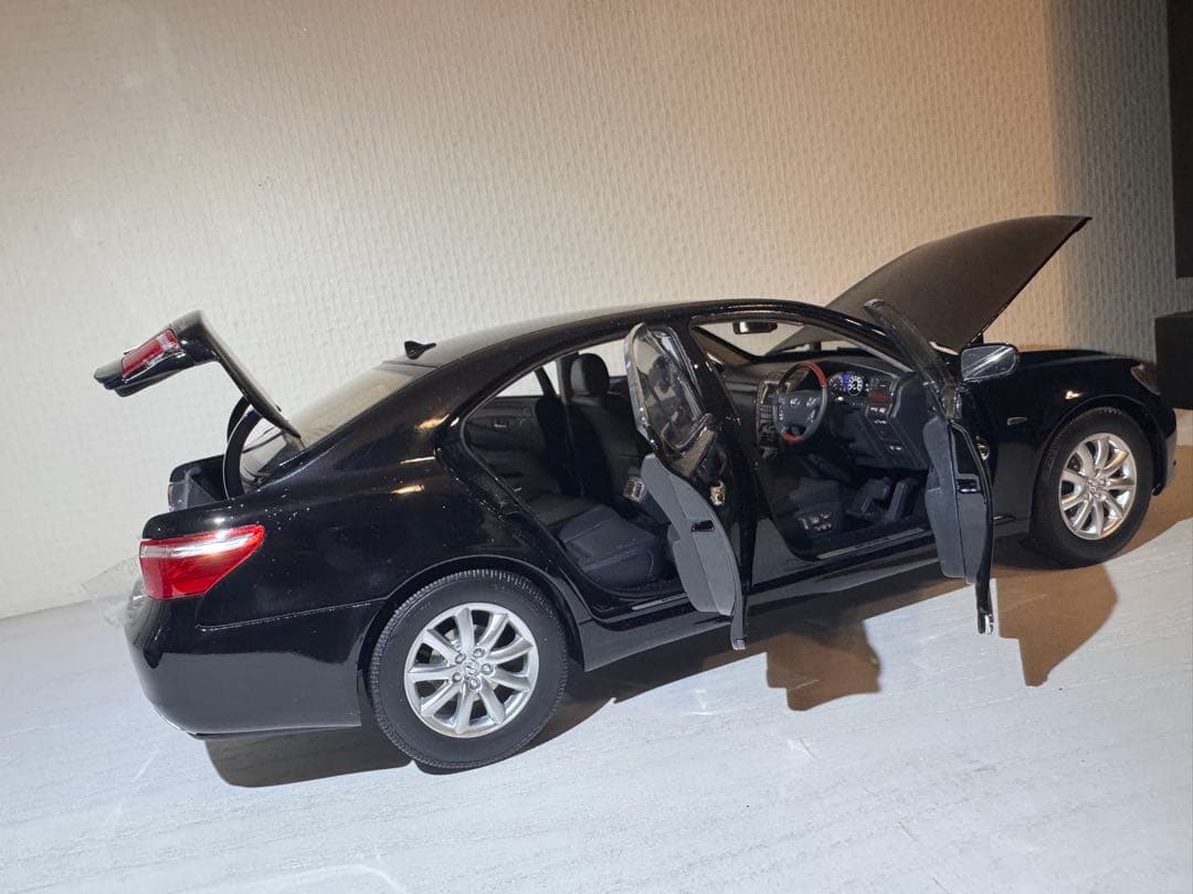 NOREV Lexus LS 460 ブラック ミニカー
