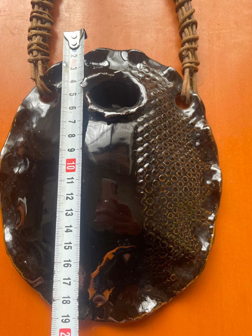 詳細不明　龍山窯　花入　壁掛け